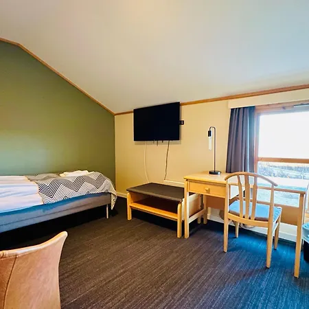 Lakselv Hotel 3* 락셀브