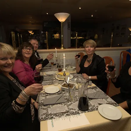 Lakselv Hotel 3* 락셀브