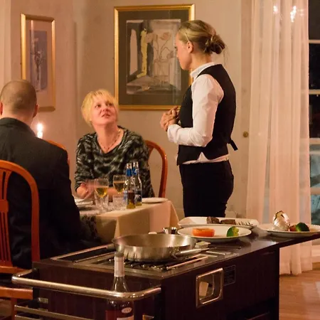 호텔 Lakselv Hotel 3*